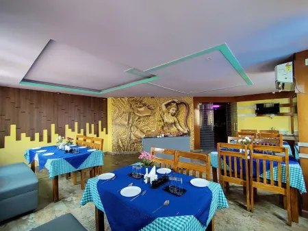 Hotel Jasmin Palace Отели в г. Ангул