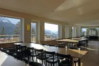 瓦爾貝拉倫澤海德青年旅館 - 停車場
