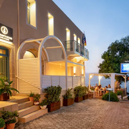 Captain's House Hotel Suites & Apartments
