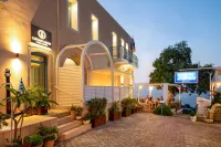 Captain's House Hotel Suites & Apartments