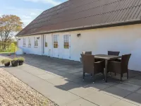 "Dolfine" - 15km from the Sea Hotels in Skaerbaek