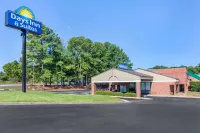 Days Inn & Suites by Wyndham Rocky Mount Golden East Hotels in Rocky Mount