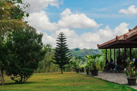 Azana Green Resort Pracimantoro Отели в г. Wonogiri Regency