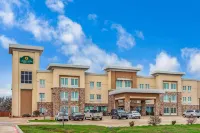 La Quinta Inn & Suites by Wyndham Luling Hotels in Luling
