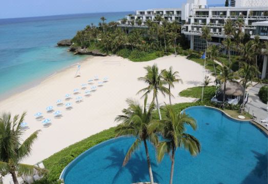 5. 문 비치 팰리스..