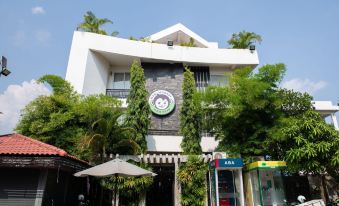 MAD Monkey Hostel Siem Reap