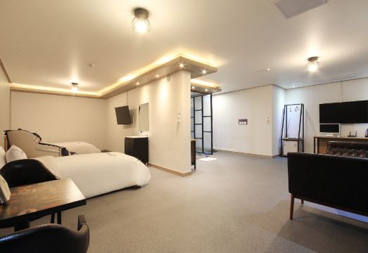 군산 두바이 드라이브인 무인텔 주차장