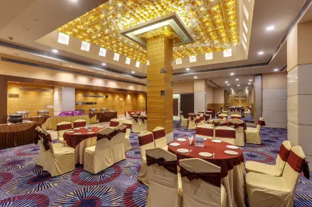Golden Tulip New Delhi - Hari Nagar Отели рядом с достопримечательностью «NIMS Institute»