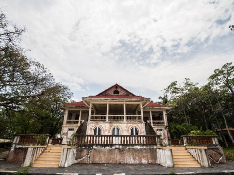 โรงแรมครก บูติค แอนด์ บิสโตร