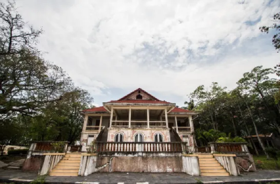 Kroque Boutique & Bistro Hotels in Ang Sila