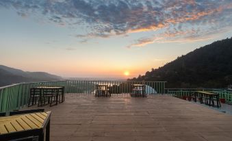 Hotel Peepal Tree - Housity