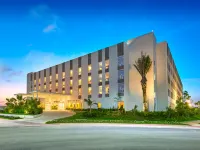 City Express Plus by Marriott Cancún Aeropuerto Riviera Hotels near Cancún International Airport