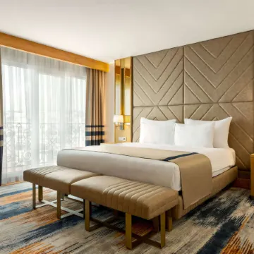 Days Inn by Wyndham Istanbul Bomonti Отели рядом с достопримечательностью «Trump towers»