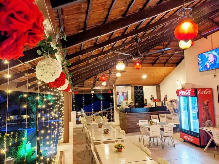 Ice Apple Resort Отели в г. Пандвадеви