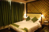 Hotel Dip Palace- Mall Road