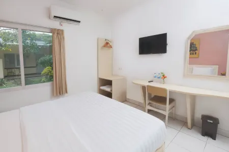 Cengkareng Transit Hotel