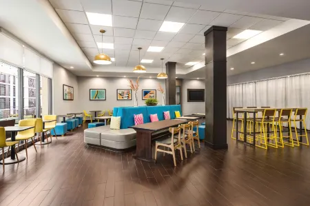 Home2 Suites by Hilton New York Long Island City/Manhattan View Отели рядом с достопримечательностью «Музеум оф Мовинг Имедж»