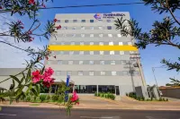 Transamerica Fit Rio Verde Hotels near M.Max