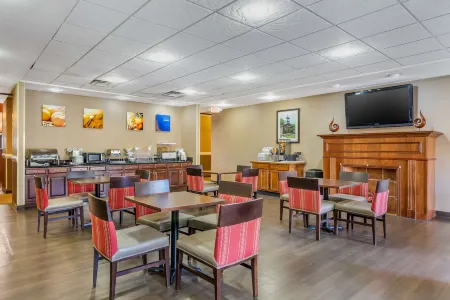 Comfort Suites South Point - Huntington Отели в г. Перри Тауншип
