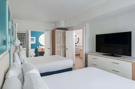 DoubleTree Suites by Hilton Naples