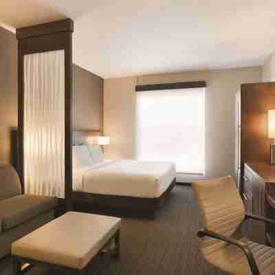 Hyatt Place San Jose Pinares Rooms