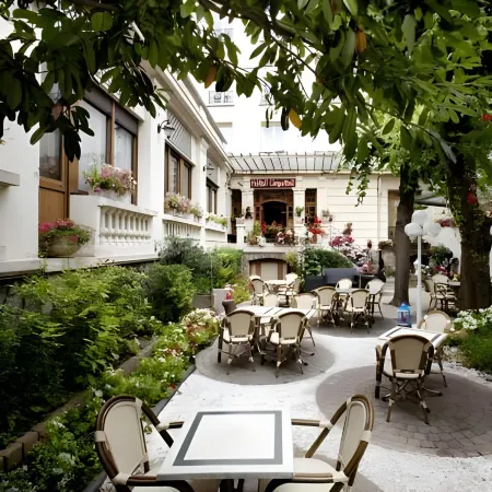 Hôtel Crystal Reims Centre Отели в г. Реймс