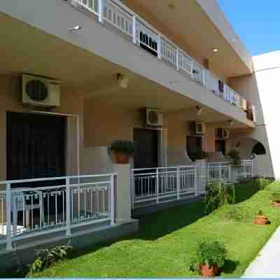 Toula's Apartments Hotel Exterior