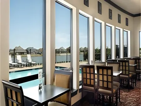 Holiday Inn Express & Suites Wichita Falls