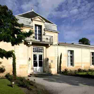 Château Cordeillan-Bages Hotel Exterior