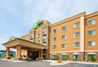 Holiday Inn Express & Suites Mount Airy Hotels in Mount Airy