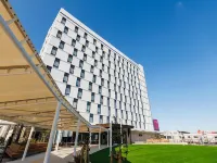 Jr East Hotel Mets Premier Makuhari Toyosuna Hotels in Narashino