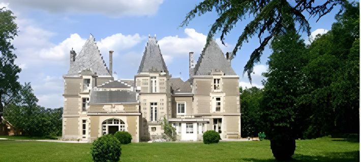 Le Domaine du Chêne Vert Hotels in Mayenne