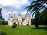 Le Domaine du Chêne Vert Hotels in Craon