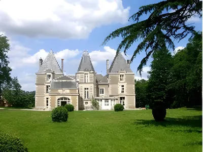 Le Domaine du Chêne Vert Hotels in Craon