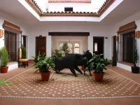 Apartamentos Turísticos - Hostal Los Alisos Hotels in Tajo - Salor