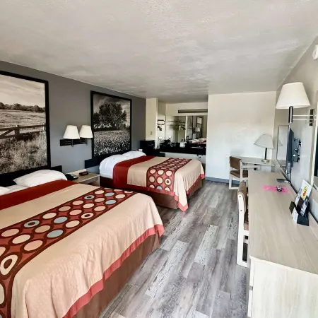 Super 8 by Wyndham Athens TX