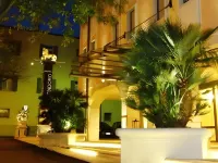 Hotel Leon d'Oro Các khách sạn ở Serrada