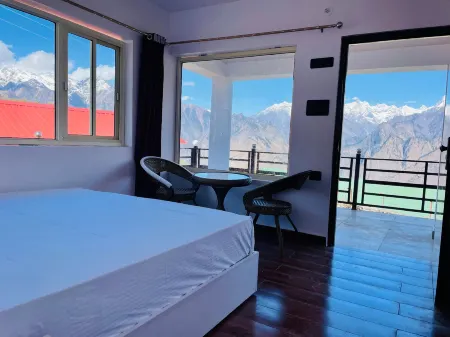Snow Mount Hotel Auli Отели в г. Чамоли
