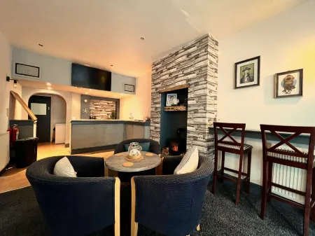 Central Cove Guesthouse Отели рядом с достопримечательностью «North Pier»