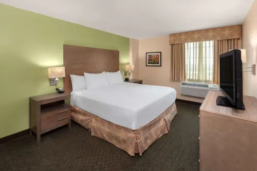 La Quinta Inn & Suites by Wyndham San Antonio Medical Ctr NW Hotels in Bexar County