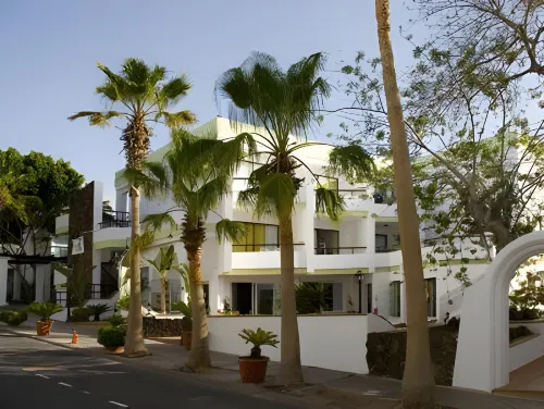 Aparthotel Esquinzo Y Monte Del Mar Hotels in Esquinzo