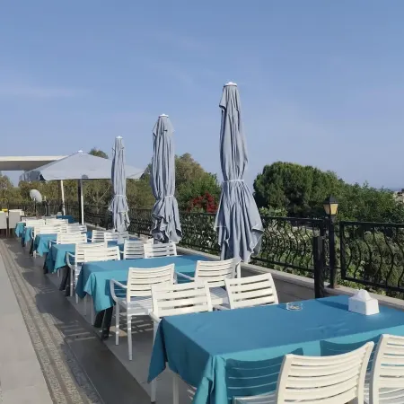 Beachway Hotel Side