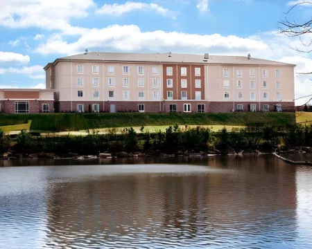 ホリデイ イン エクスプレス アトランタ エアポート ウェスト - キャンプ クリーク マーケット by IHG アトランタのホテル