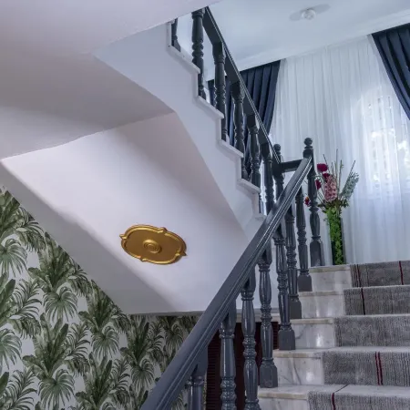 Mustis Royal Plaza Hotel