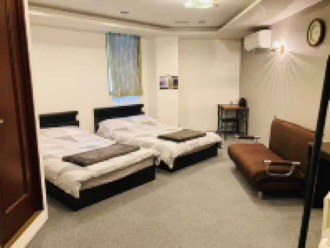 Leola Hotel Hotel berhampiran Tamatsukuri Station