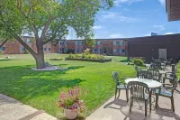 Ramada by Wyndham Bismarck Hotels in Bismarck