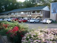 Knights Inn - Park Villa Motel, Midland - Parking