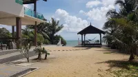 Terengganu Beach House Hotel a Rusila