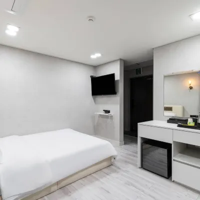 Hotel Regen Hotel in zona Stazione della metropolitana Yeonsinnae 