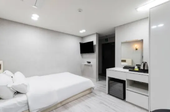 Hotel Regen 恩平区周辺のホテル